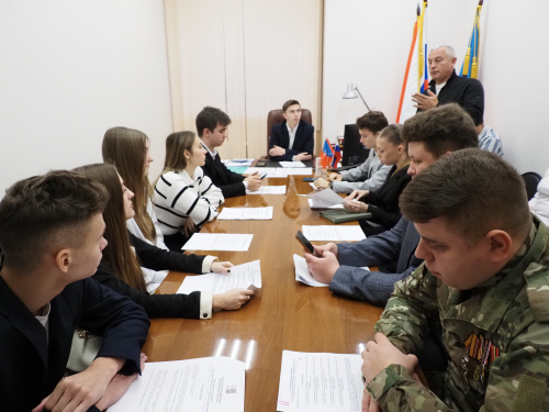 Молодежный парламент определил состав комиссий