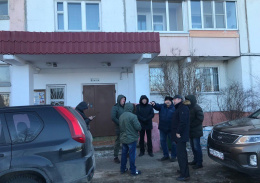 Жители Лобни предложили УК обустроить зону отдыха и установить в доме камеры видеонаблюдения Жители Лобни предложили УК обустроить зону отдыха и установить в доме камеры видеонаблюдения