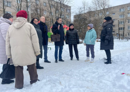 Заместитель главы Лобни Павел Сибарсов встретился с жителями улицы Чехова