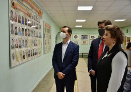 Глава городского округа Евгений Смышляев посетил лобненскую Школу искусств