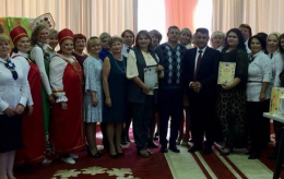 В детском саду №1 работников поздравили с праздником