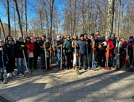 В Лобне продолжаются городские субботники