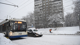 Городской наземный транспорт в Москве работает штатно после снегопадаМосковский транспорт полностью подготовлен к работе в сложных погодных условиях, прошедший снегопад не повлиял на работу городских автобусов