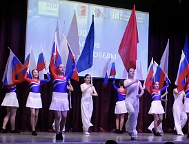 «100 баллов для победы»: лобненские старшеклассники встретились с медалистами 2025 года