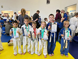 Воспитанники лобненской школы дзюдо завоевали 8 медалей на турнире памяти Дзигоро Кано
