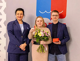 Фельдшерам Лобненской больницы вручили ключи от квартиры 