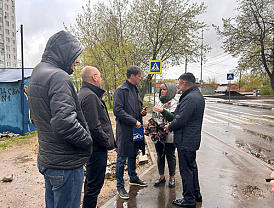 Депутат Совета депутатов совместно с первым заместителем главы городского округа Лобня провели пеший обход 