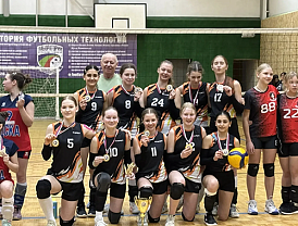 Лобненский «Факел» одержал победу на волейбольном турнире в Новогорске