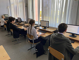 Школьники Лобни приняли участие в «Российской школе фармацевтов»