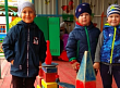 В детском саду "Катюша" дети строят конструкции из конструктора
