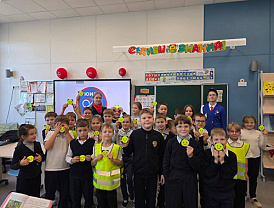 Госавтоинспекторы по городскому округу Лобня проводят разъяснительные беседы с учащимися начальных классов