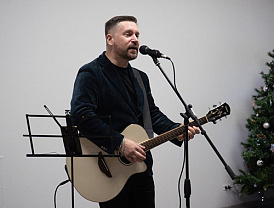 В Лобне прошел творческий вечер поэта и музыканта Александра Галицкого