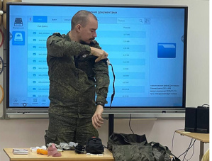 Ветеран СВО провел урок мужества в лобненской школе №10 Ветеран СВО провел урок мужества в лобненской школе №10