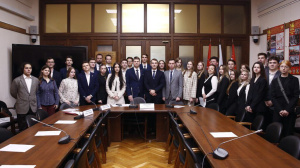 Молодые лобненские парламентарии за «Круглым столом» Молодые лобненские парламентарии за «Круглым столом»