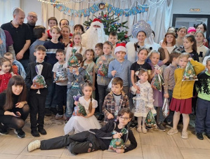 Воспитанников и подопечных Филаретовского храма в Лобне поздравили с Рождеством Воспитанников и подопечных Филаретовского храма в Лобне поздравили с Рождеством