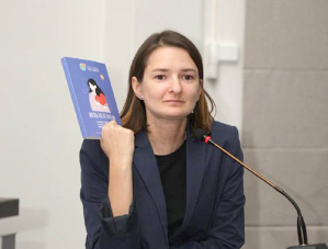 В Лобне выступила врач-онколог, пережившая трансплантацию костного мозга В Лобне выступила врач-онколог, пережившая трансплантацию костного мозга