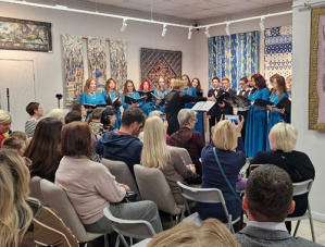 Глава Лобни приняла участие в арт-игре в городской галерее Глава Лобни приняла участие в арт-игре в городской галерее