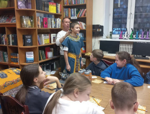 Нескучные каникулы: лобненские школьники изучили историю, Древний Египет и витражное искусство Нескучные каникулы: лобненские школьники изучили историю, Древний Египет и витражное искусство