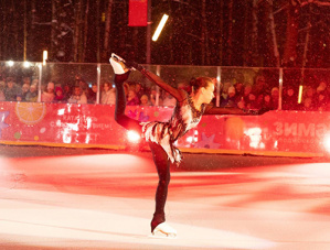 В Центральном парке Лобни зажглись звезды «Хрустального льда» В Центральном парке Лобни зажглись звезды «Хрустального льда»