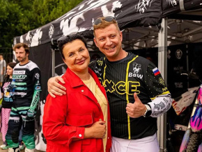 В Лобне прошло мотофристайл-шоу с участием команды FMX13 В Лобне прошло мотофристайл-шоу с участием команды FMX13