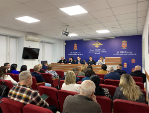 В Лобне полицейские и директора школ обсудили, как уберечь подростков от экстремизма В Лобне полицейские и директора школ обсудили, как уберечь подростков от экстремизма